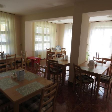 Thermal Apartmanhaz Komárom Esterno foto