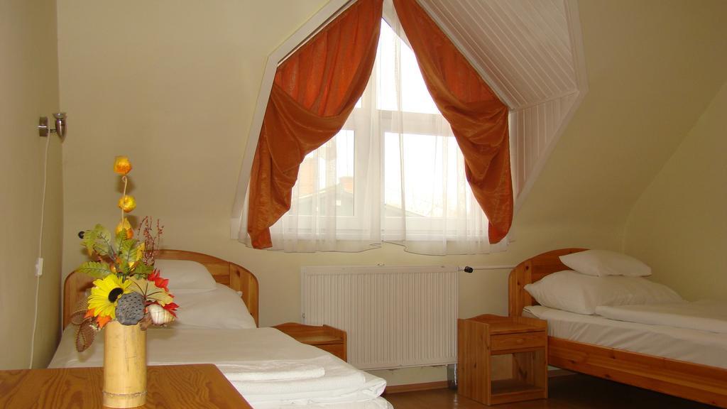Thermal Apartmanhaz Komárom Esterno foto